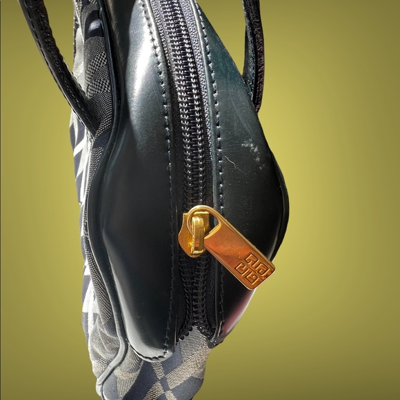 Givenchy Canvas handbag - Picture 3 of 10